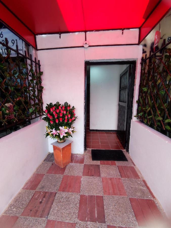 Baruch Capsula Otel Bogotá Dış mekan fotoğraf
